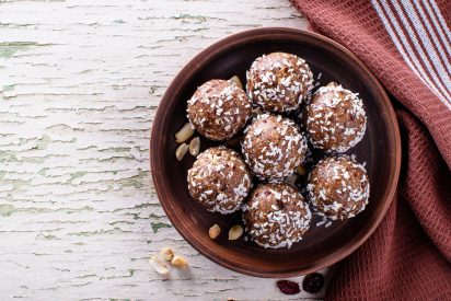 Raw,Vegan,Sweets,,Energy,Balls,With,Dried,Fruits,And,Coconut.